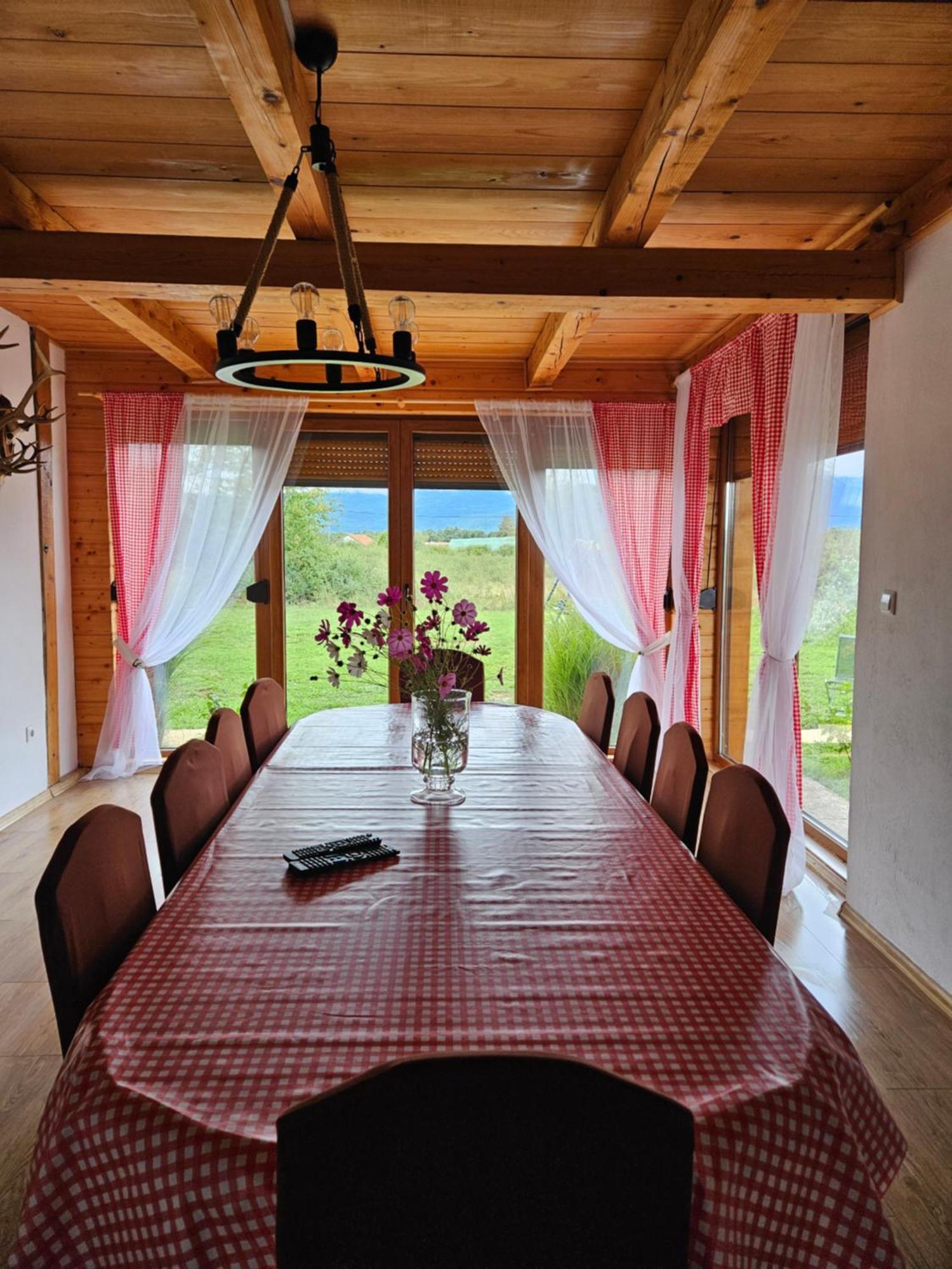 Вилла Ruralna Kuca Za Odmor Lika Lovinac  Экстерьер фото